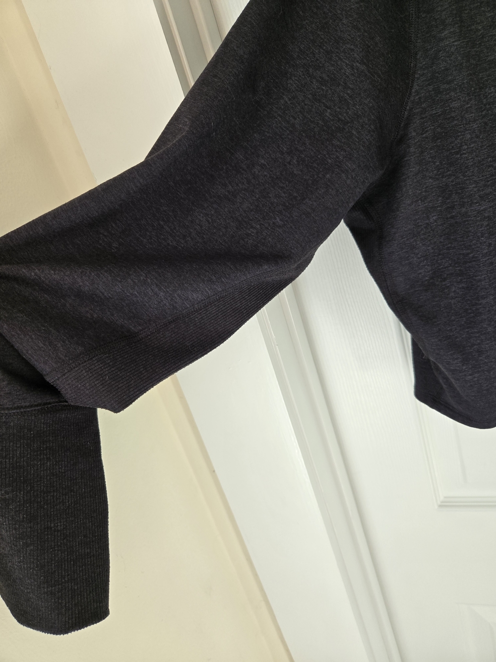 Old Navy Go-Dry Cozecore Charcoal Cropped Mock Neck Sweatshirt XXL Thumbholes - Picture 6 of 8